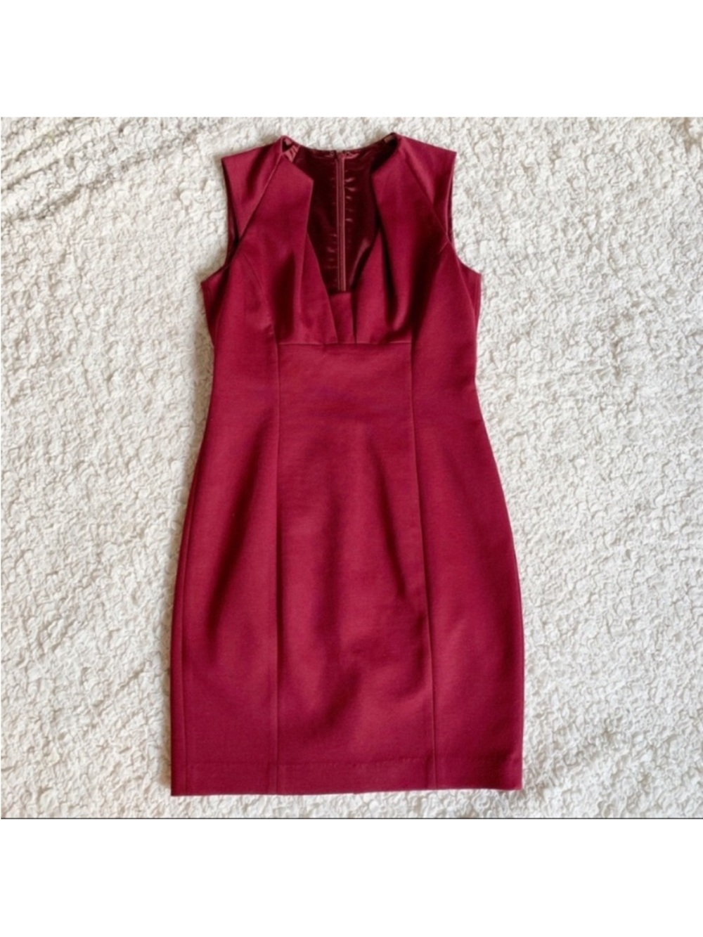 Elie Tahari Y2K Structured Glam Burgundy Sheath Dress